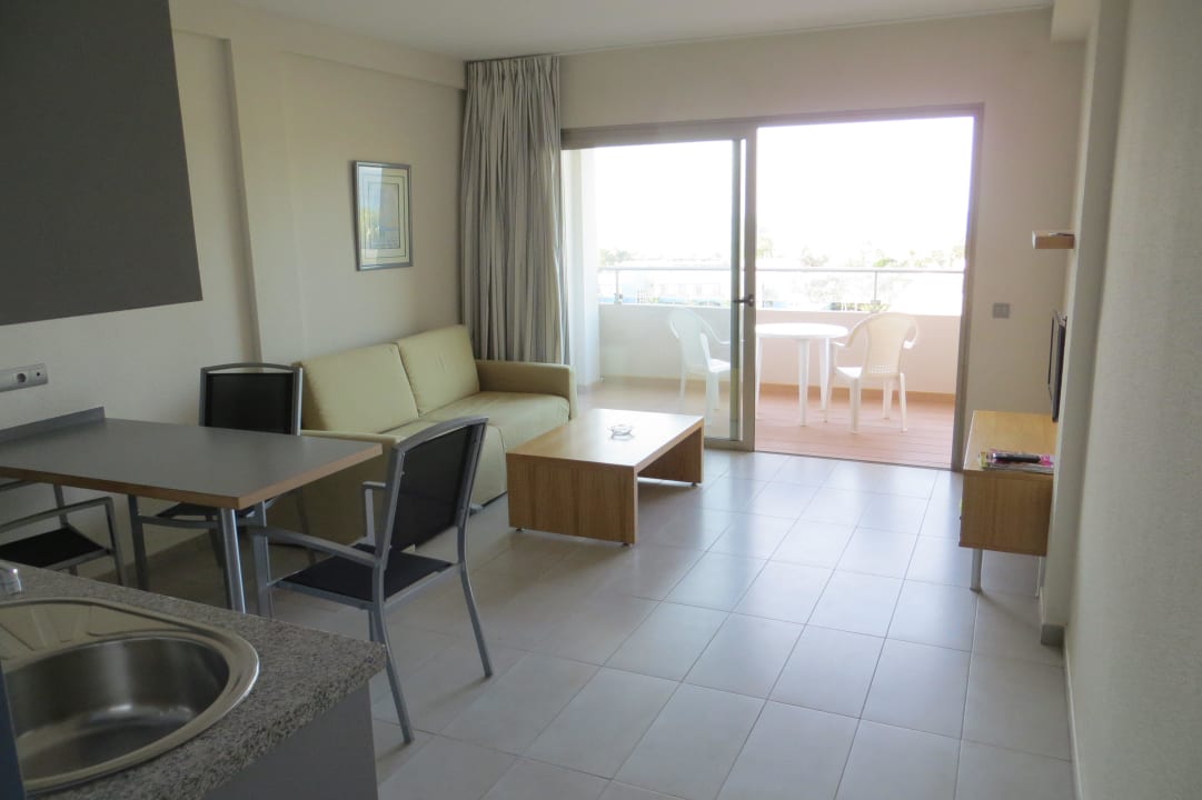 Wohnraum mit Küche Servatur Alameda de Jandía