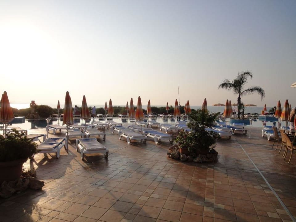 Morgenstimmung am Pool Asterias Beach
