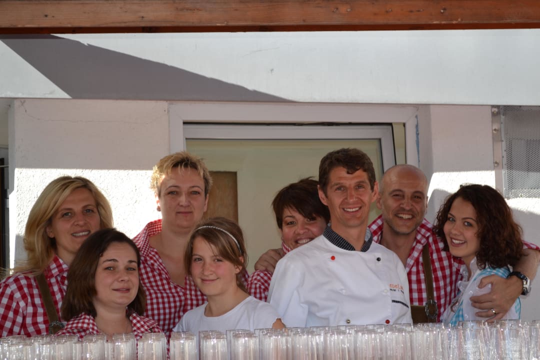 Hotel-Terrasse mit Familie Aktiv Hotel Edelweiss
