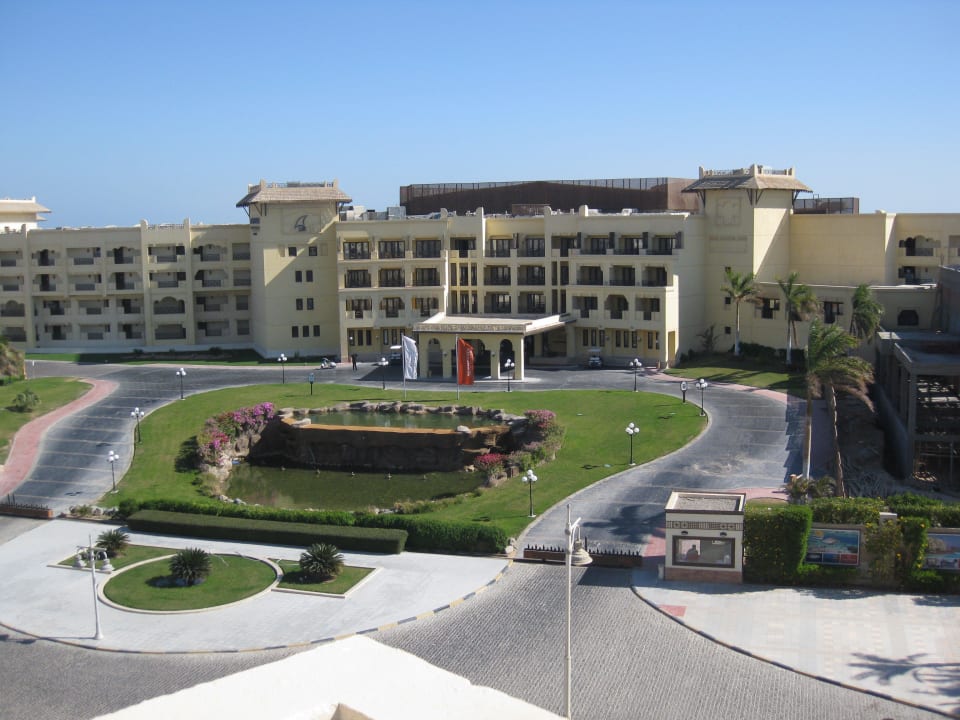 Direkt gegenüber das Al Dau Beach Steigenberger Steigenberger Aqua Magic