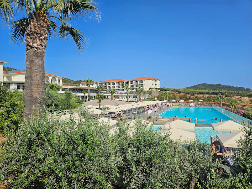 Außenansicht Akrathos Beach Hotel