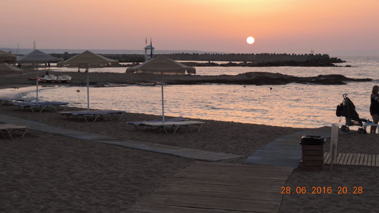Sonnenuntergang am Hotelstrand allsun Hotel Carolina Mare
