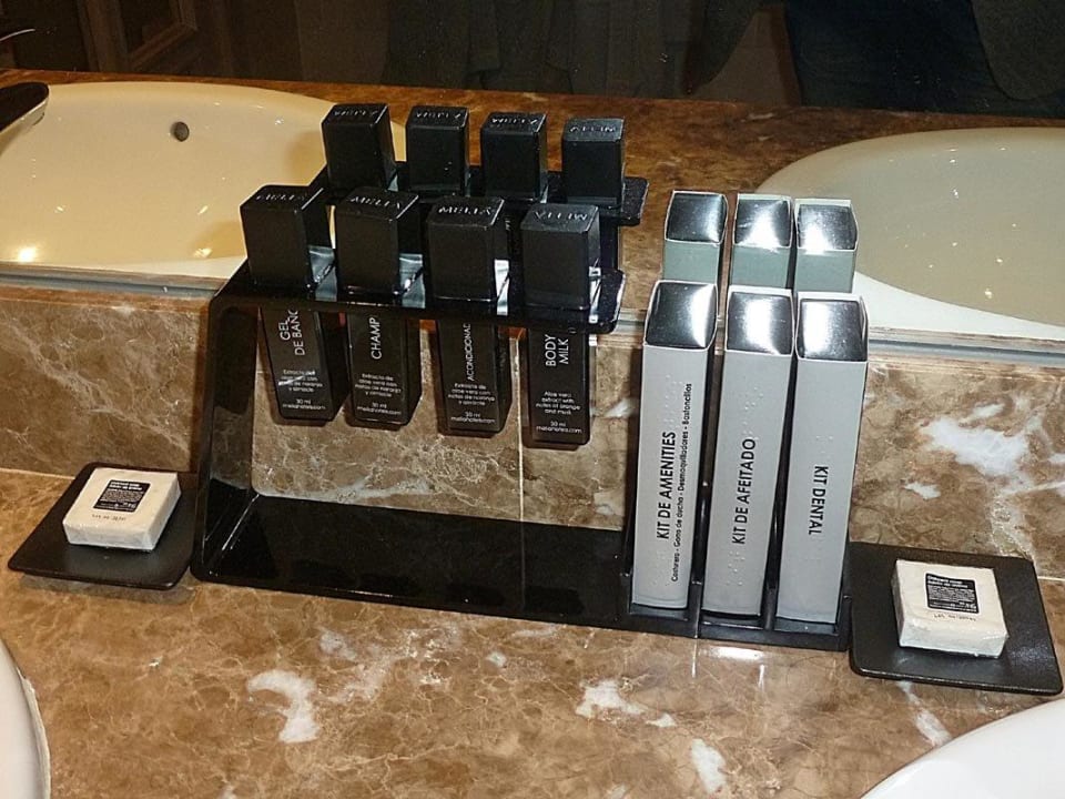Produkte im Badezimmer Hotel Melia Castilla