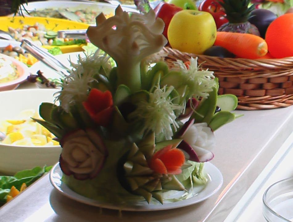 Buffet Side Breeze Hotel