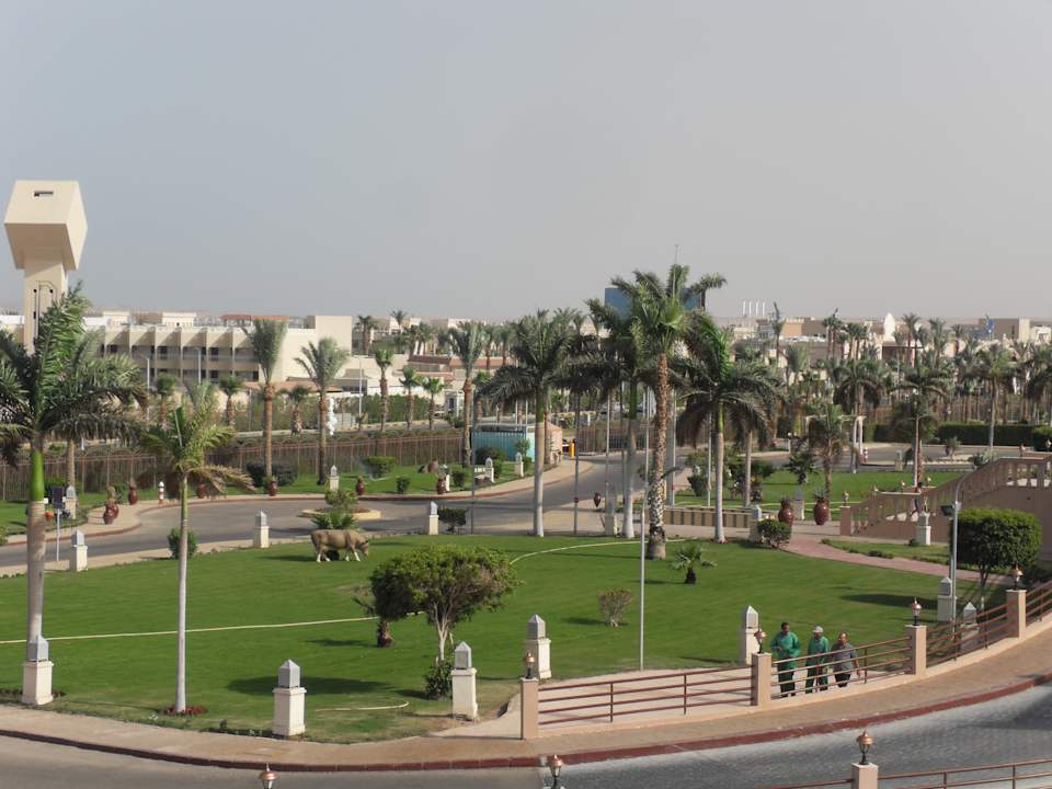 Ausblick von der Dachterrasse auf die Umgebung Pickalbatros Aqua Vista Resort - Hurghada