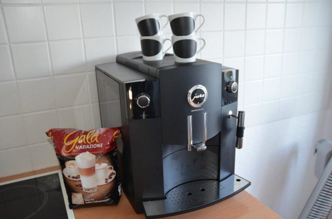 Kaffee satt mit Kaffeevollautomat! Ostseeappartements Rügen Haus Metropol