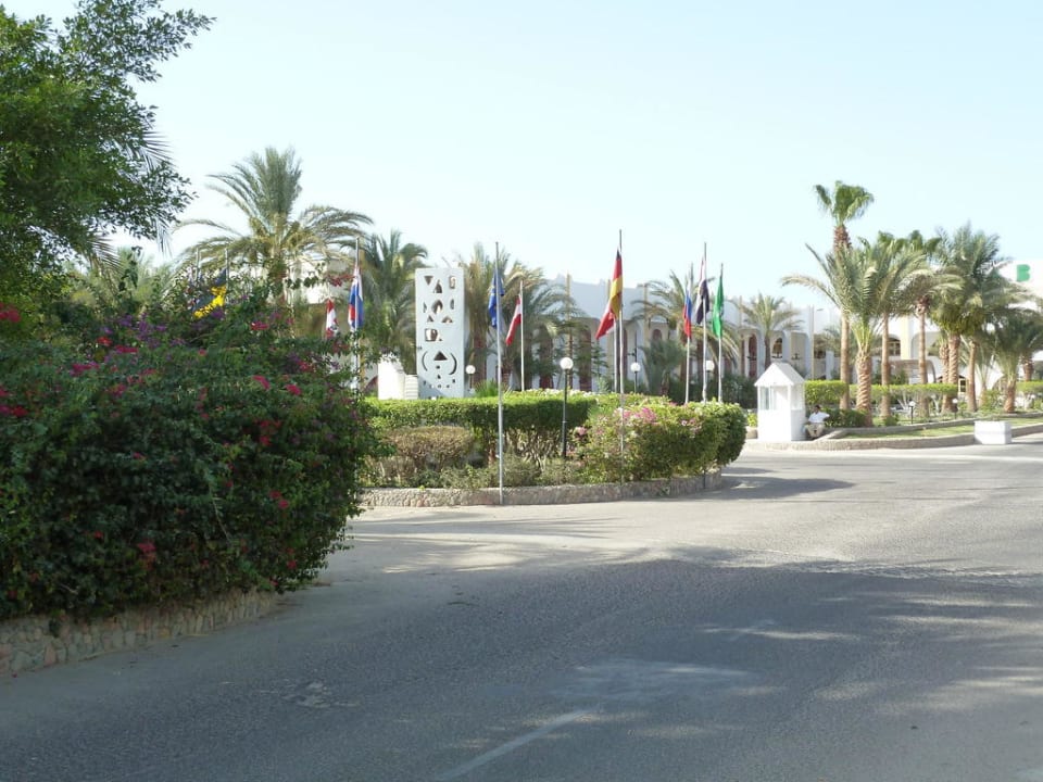 Einfahrt zu den Hotels Arabia und Arabella Azur Arabia Azur Resort