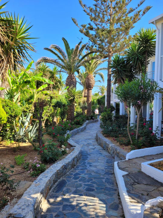 Gartenanlage HARPIN Happy Days Beach Hotel