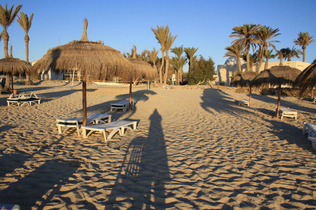 Strand am morgen Hotel El Mouradi Djerba Menzel