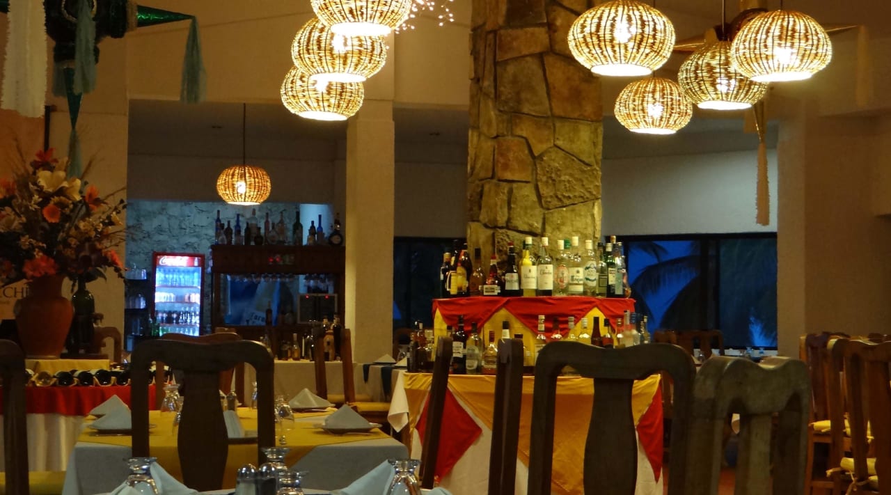 Restaurant am Abend Hotel Tucan Siho Playa
