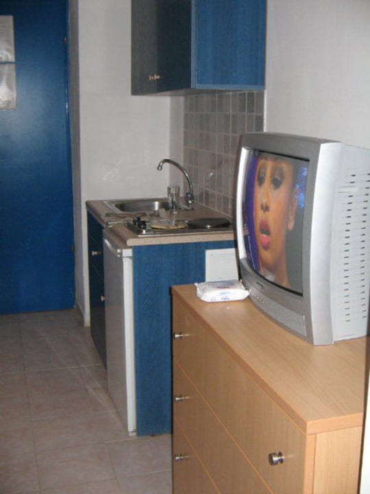 Küche und TV Ekaterini Hotel