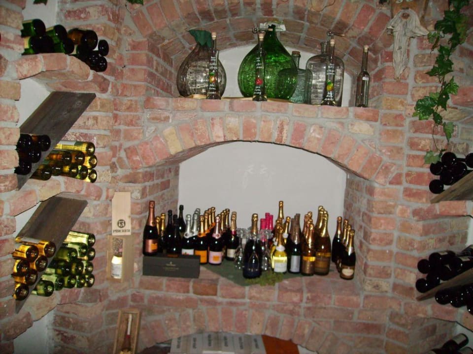 Weinkeller Alpina Alpendorf