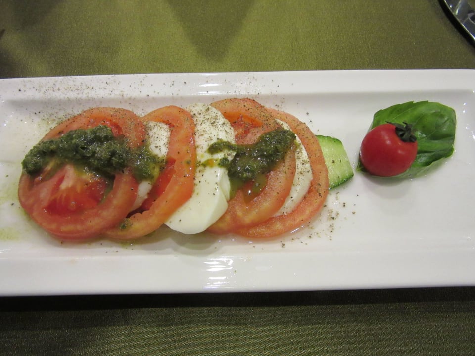 A la cart Restaurant Lara Barut Collection