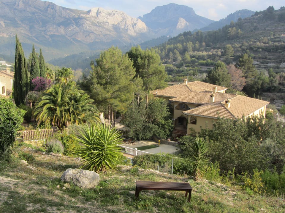 Blick vom Start des Bogenparcours auf das Hotel Hotel Villa Lehmi