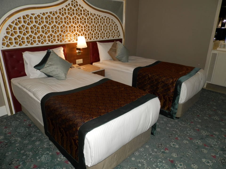 Unsere Betten Royal Taj Mahal Hotel