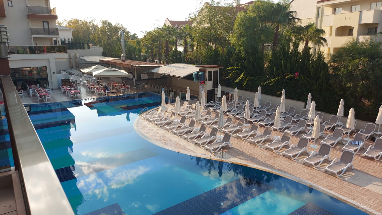 Pool Glamour Resort & Spa