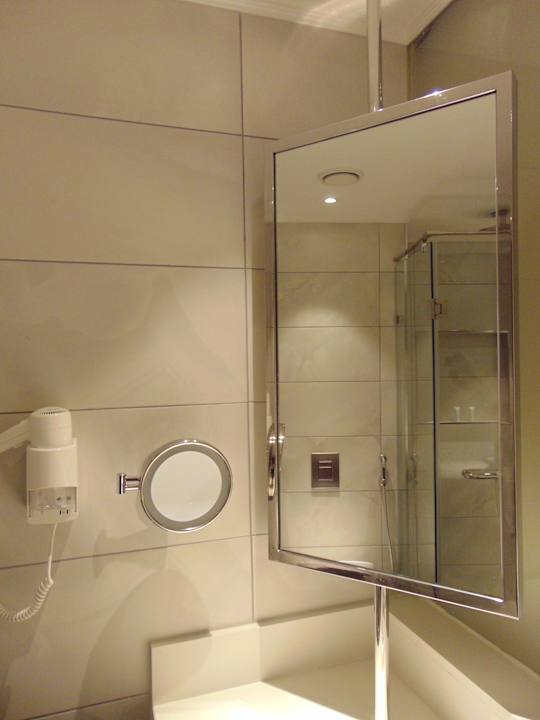 Zimmer Crowne Plaza Nairobi Airport
