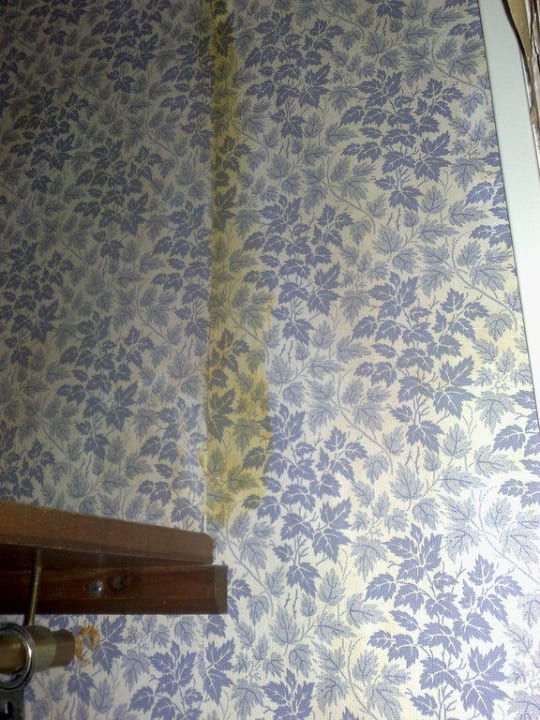 Verdreckter Kleiderschrank BQ Sarah