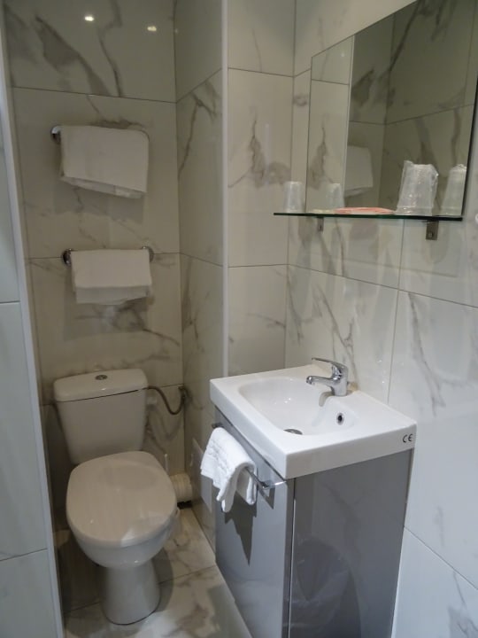 Zimmer Hipotel Paris Buttes Chaumont