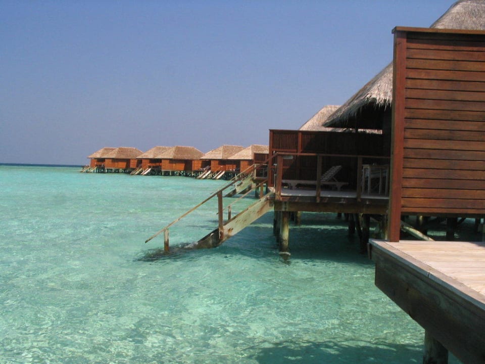 Wasserbungalows Westseite Veligandu Maldives Resort Island