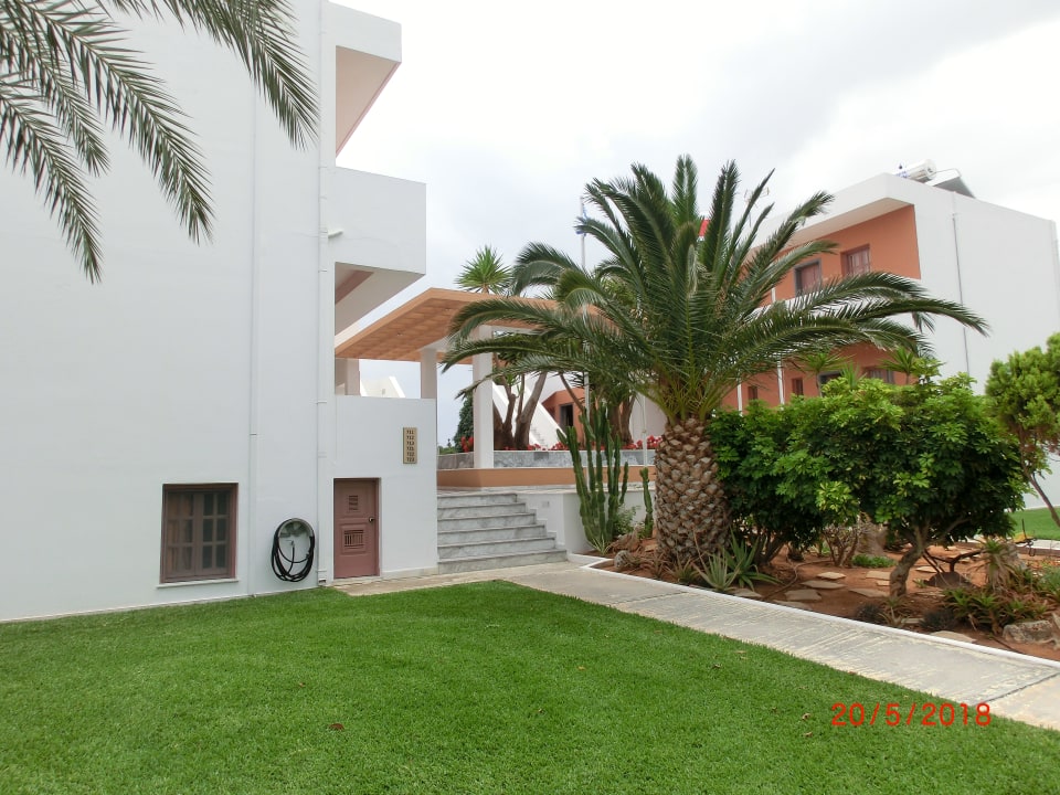 Gartenanlage Anissa Beach & Village