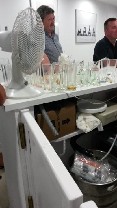 Gläser gibt es gerade nicht, geht auch ein Becher? LABRANDA Bahía y Villas Fañabé