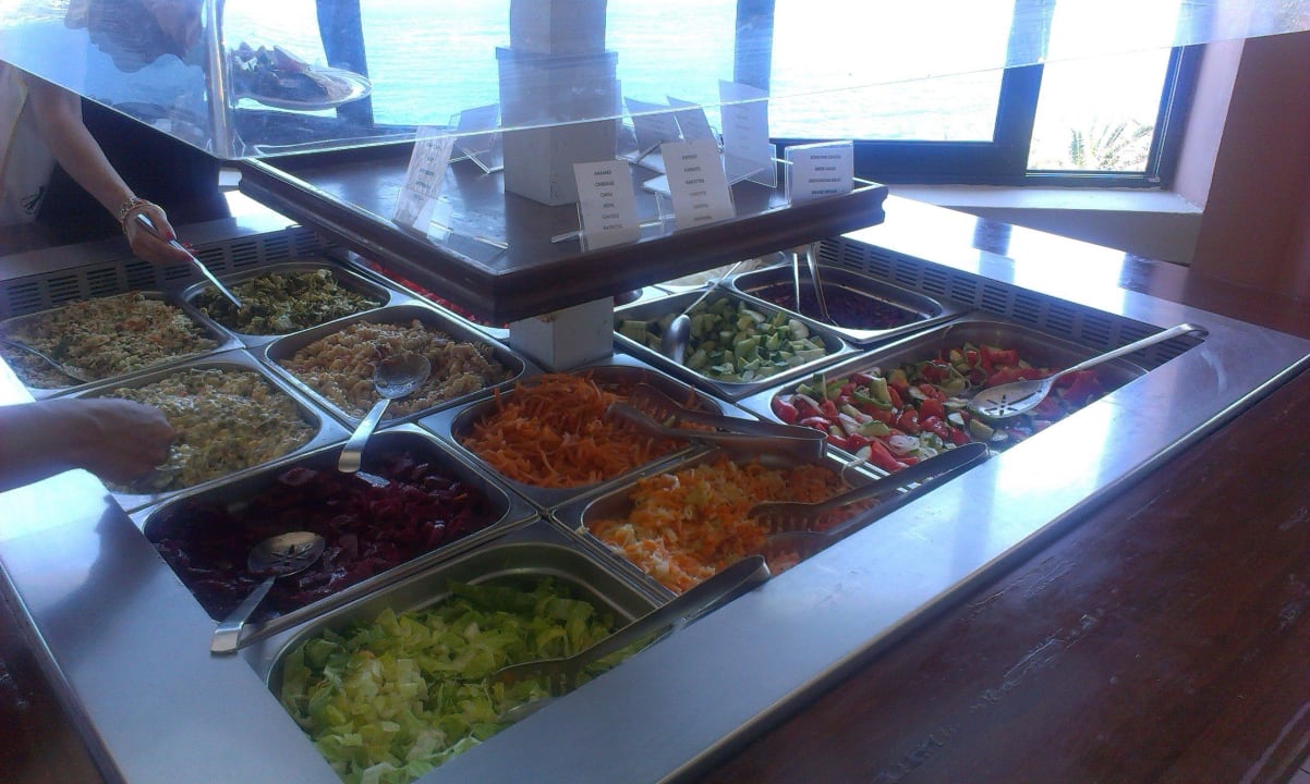 Salatbuffet zu Mittag Athina Palace Resort & Spa