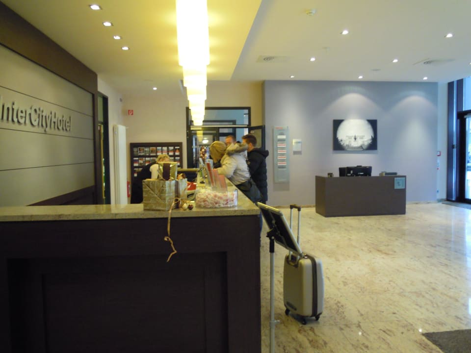 Reception IntercityHotel Hannover