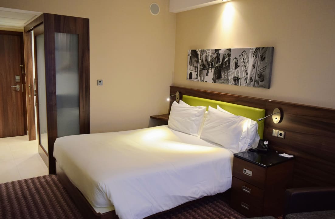 Zimmer Hampton by Hilton Krakow
