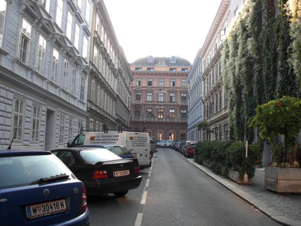 Eingang Hotel The Harmonie Vienna, BW Premier Collection