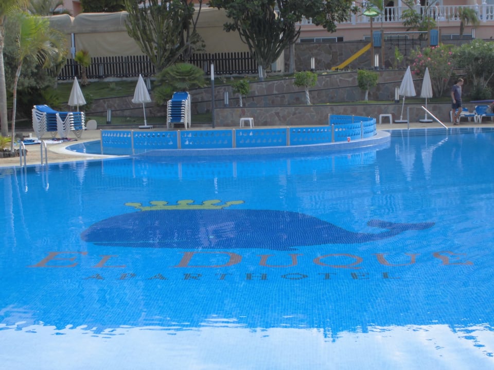 Großer Pool Hotel El Duque
