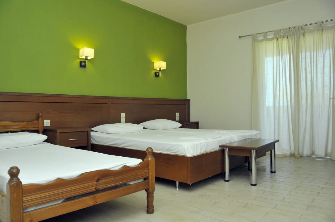 ROOM WITH EXTRA BED Hotel Elina