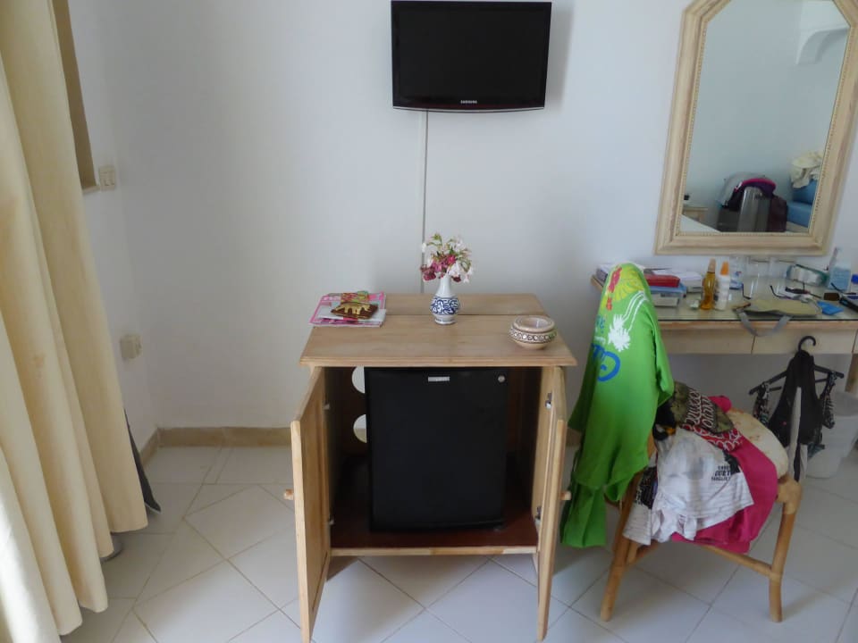 TV und Kühlschrank - Strandbungalow Hotel Sangho Club Zarzis