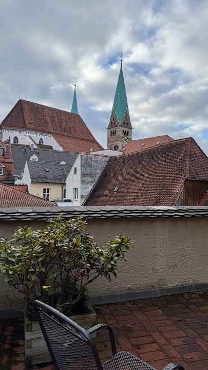 Außenansicht Dom Hotel Augsburg