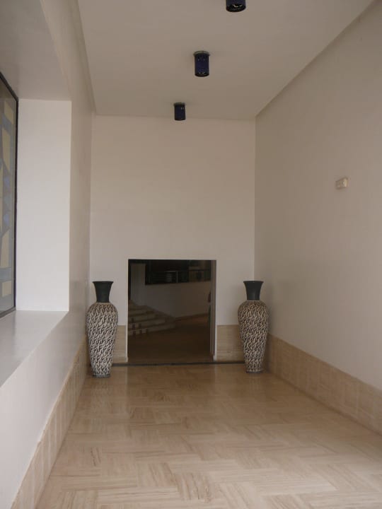 Droga do pokoi i SPA Iberostar Waves Founty Beach