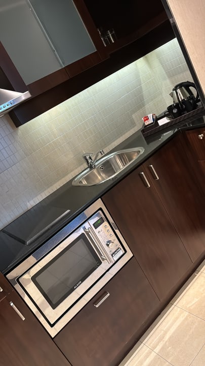 Zimmer Rose Rayhaan by Rotana