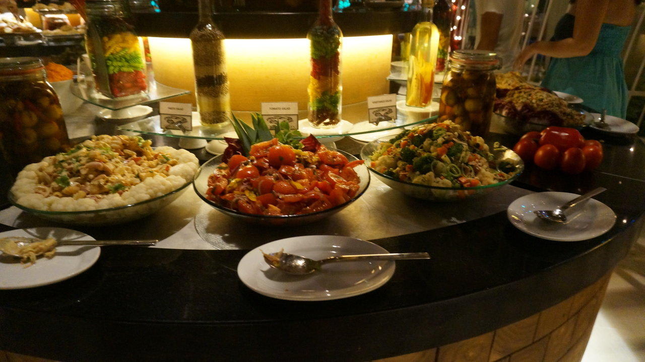 Das Buffet Centara Ras Fushi Resort & Spa Maldives