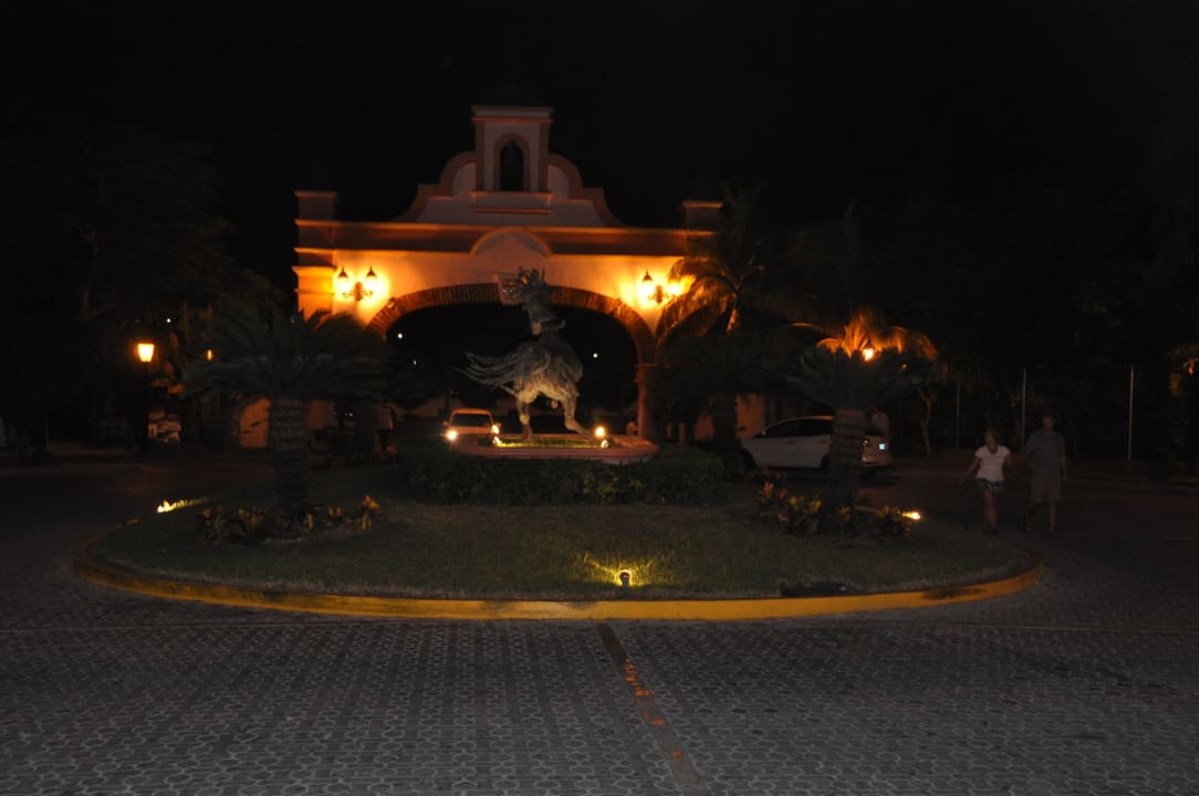 Hotelvorplatz Hotel Riu Tequila