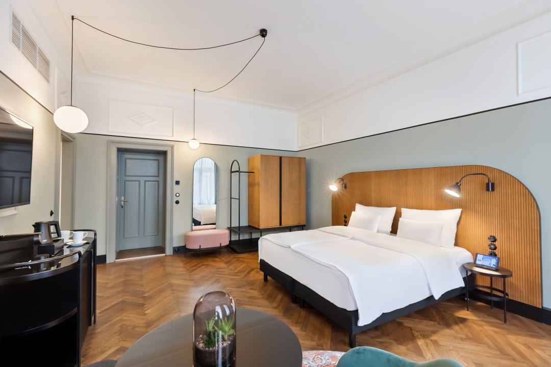 Zimmer Hotel Astoria Vienna, Curio Collection by Hilton
