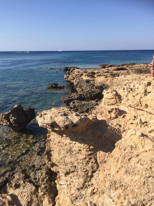 Strand Crystal Springs Beach Hotel