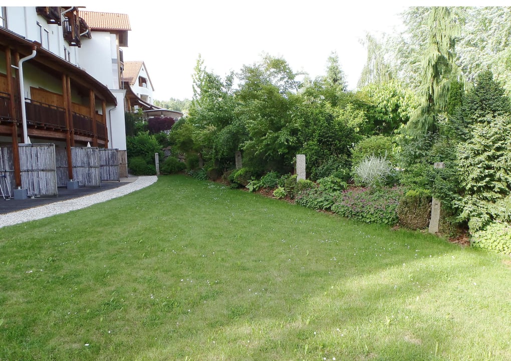 Garten vor den Zimmern Ayurveda Resort MANDIRA