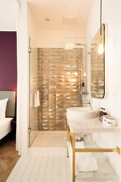 Zimmer Hotel Schani Salon