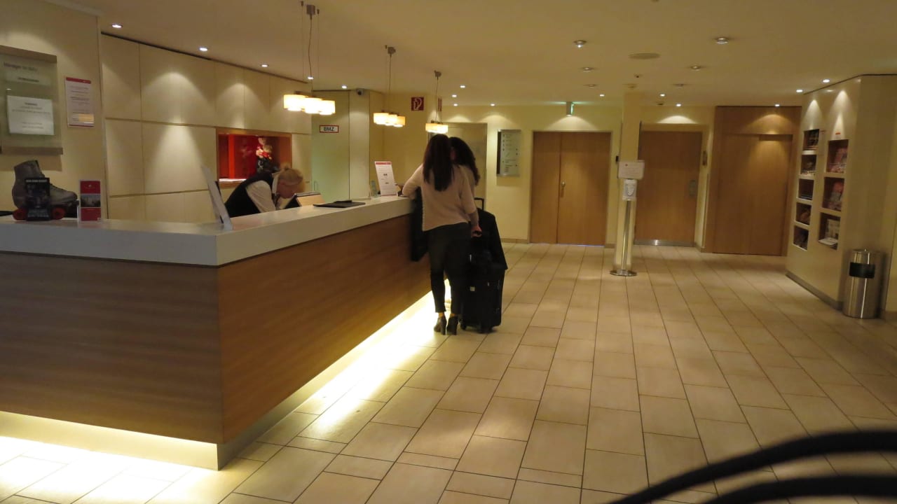 Rezeption H+ Hotel Bochum