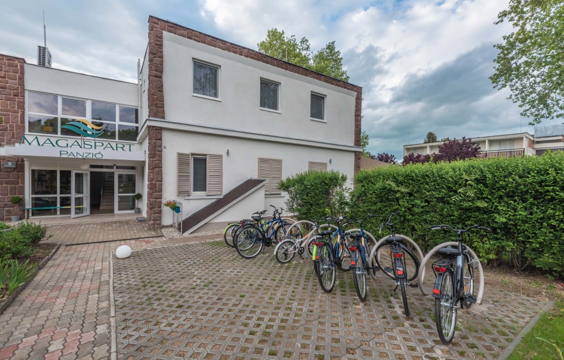 Sport & Freizeit Magaspart Panzió
