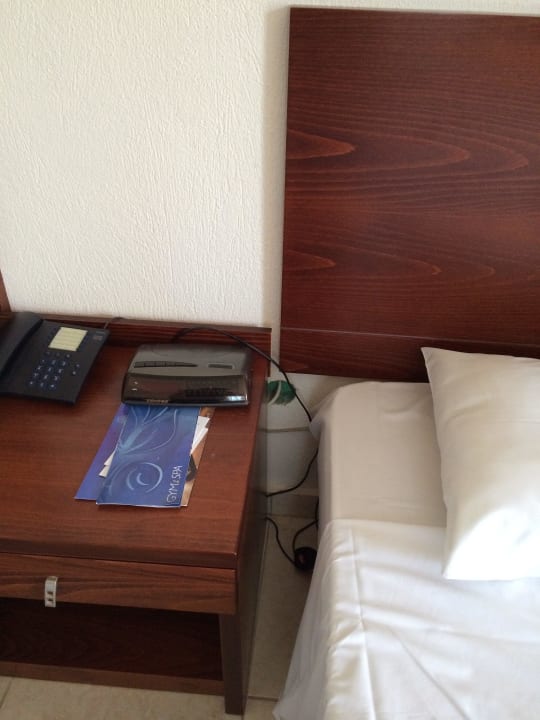 Steckdosen Bett alltoura Club Hotel Poseidon Palace