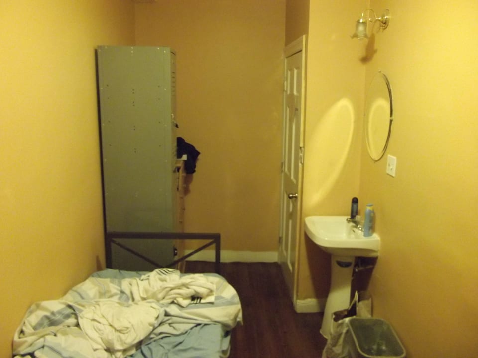 Standardzimmer mit Bad auf dem Flur Chelsea International Hostel