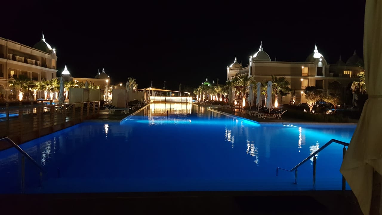 Pool Titanic Royal