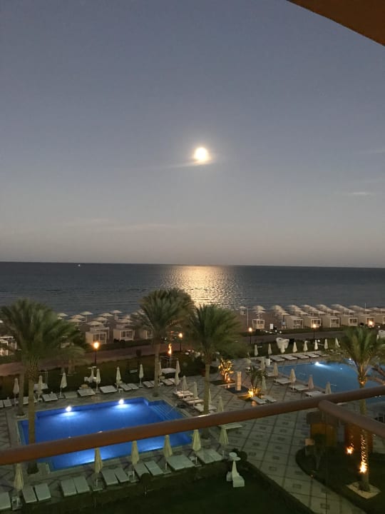 Mond Premier Le Reve Hotel & Spa
