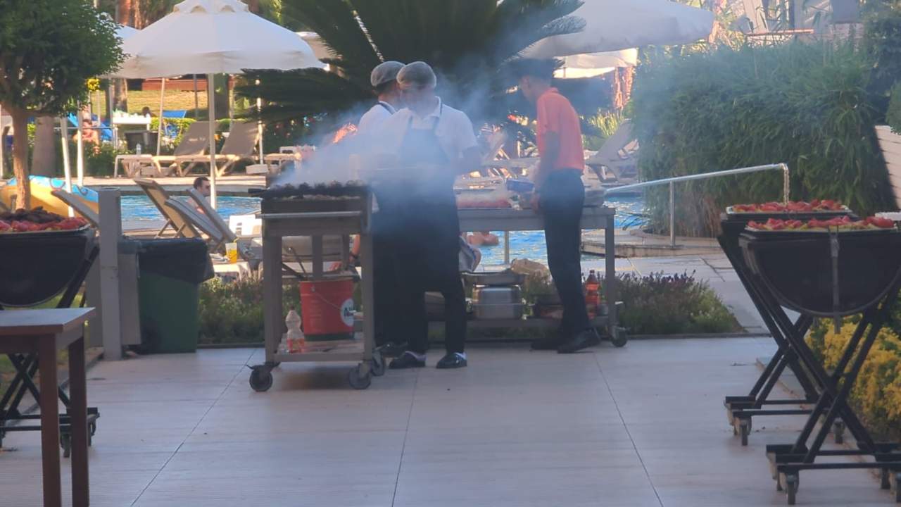 Gastro Terrace Elite Resort