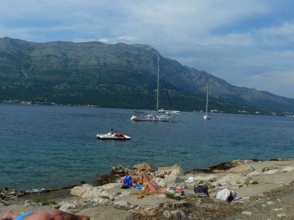 Plaża przy hotelu liburna Aminess Younique Liburna Hotel